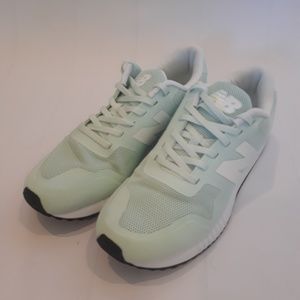 Women's New Balance 005 Running Shoes